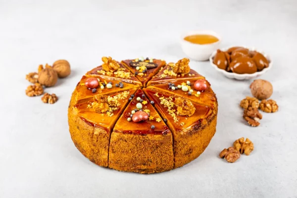 Торт Медовая фантазия с грецким орехом У Палыча 800 г — изображение 1